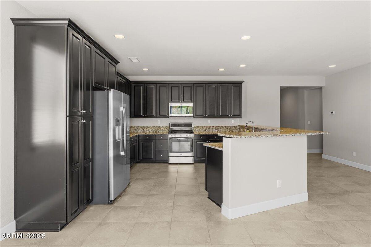 10571 Cir Oaks Court Reno, NV 89521 - Photo 14 of 42 13-10571 Circle Oaks Court Reno NV 89521