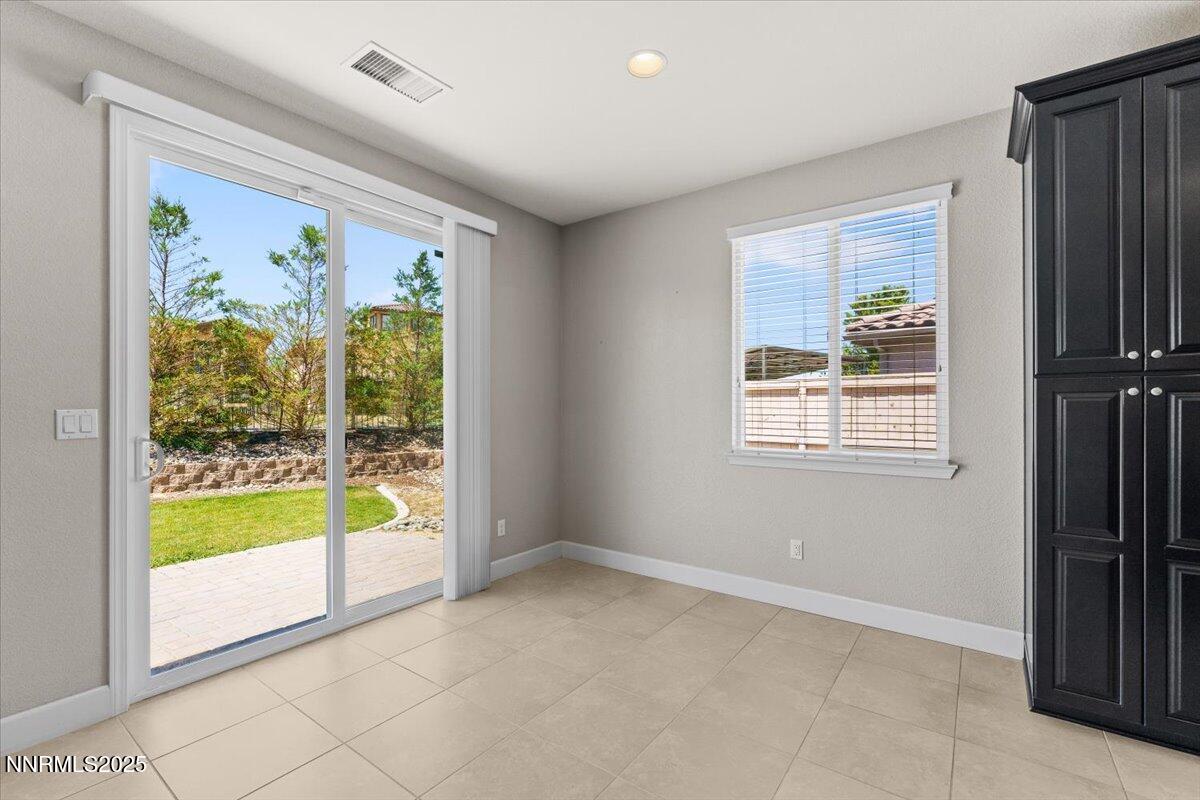 10571 Cir Oaks Court Reno, NV 89521 - Photo 17 of 42 17-10571 Circle Oaks Court Reno NV 89521