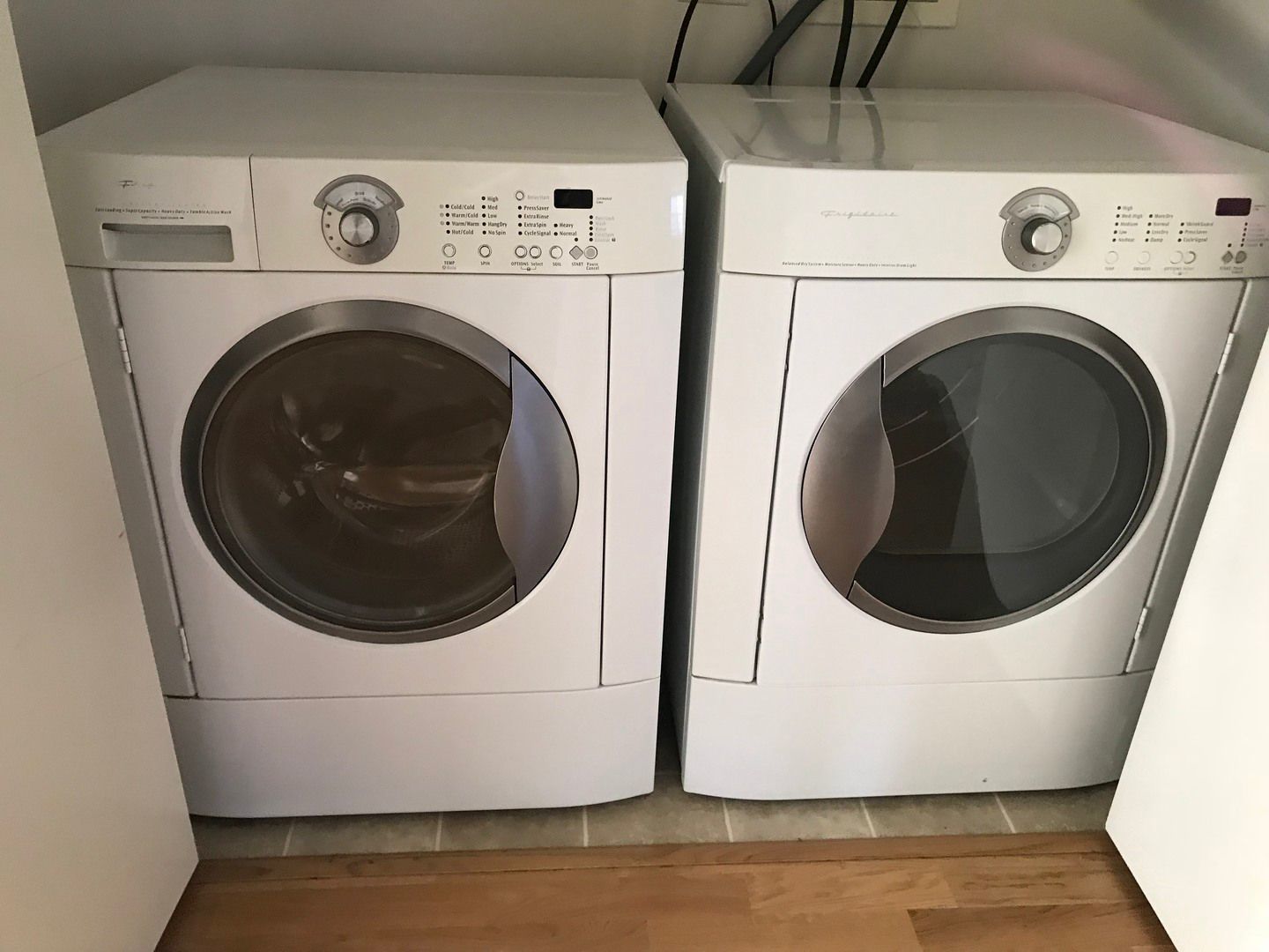 2231 West Maypole Avenue, Unit 201 Chicago, IL 60612 - Photo 10 of 10 a utility room with dryer and washer