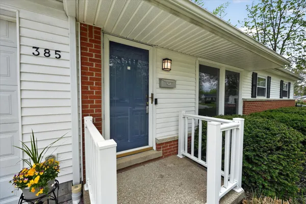 $442,500 | 385 Hollywood Drive, Saline, MI 48176