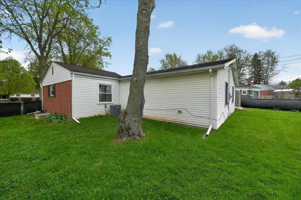 $442,500 | 385 Hollywood Drive, Saline, MI 48176