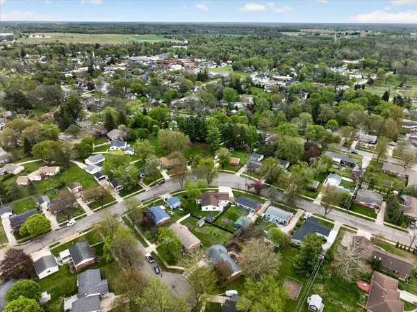 $442,500 | 385 Hollywood Drive, Saline, MI 48176