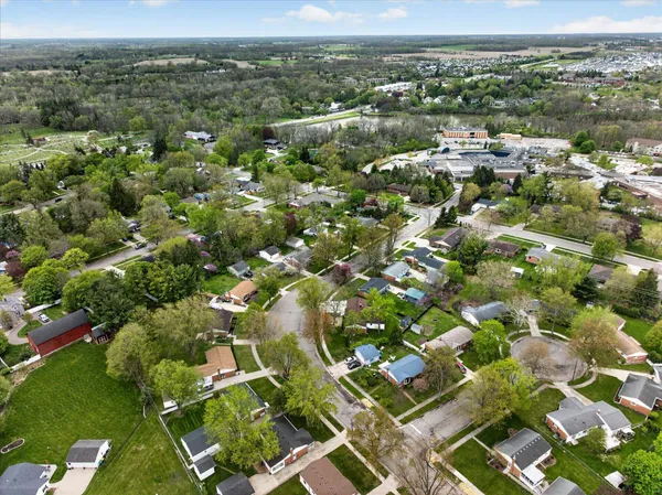 $442,500 | 385 Hollywood Drive, Saline, MI 48176