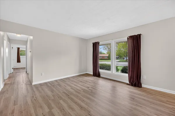 $442,500 | 385 Hollywood Drive, Saline, MI 48176