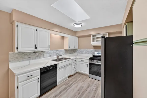 $442,500 | 385 Hollywood Drive, Saline, MI 48176