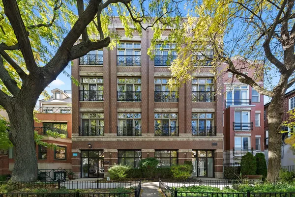 $649,995 | 2846 North Southport Avenue, Unit 2N, Chicago, IL 60657