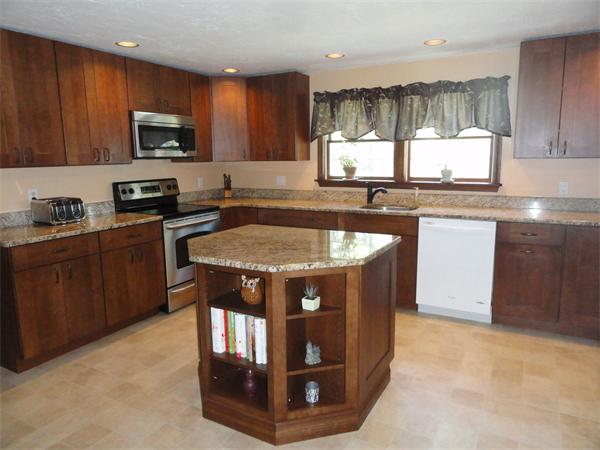 21 Wachusett Street Rutland, MA 01543 - Photo 3 of 24 Gallery Image 3
