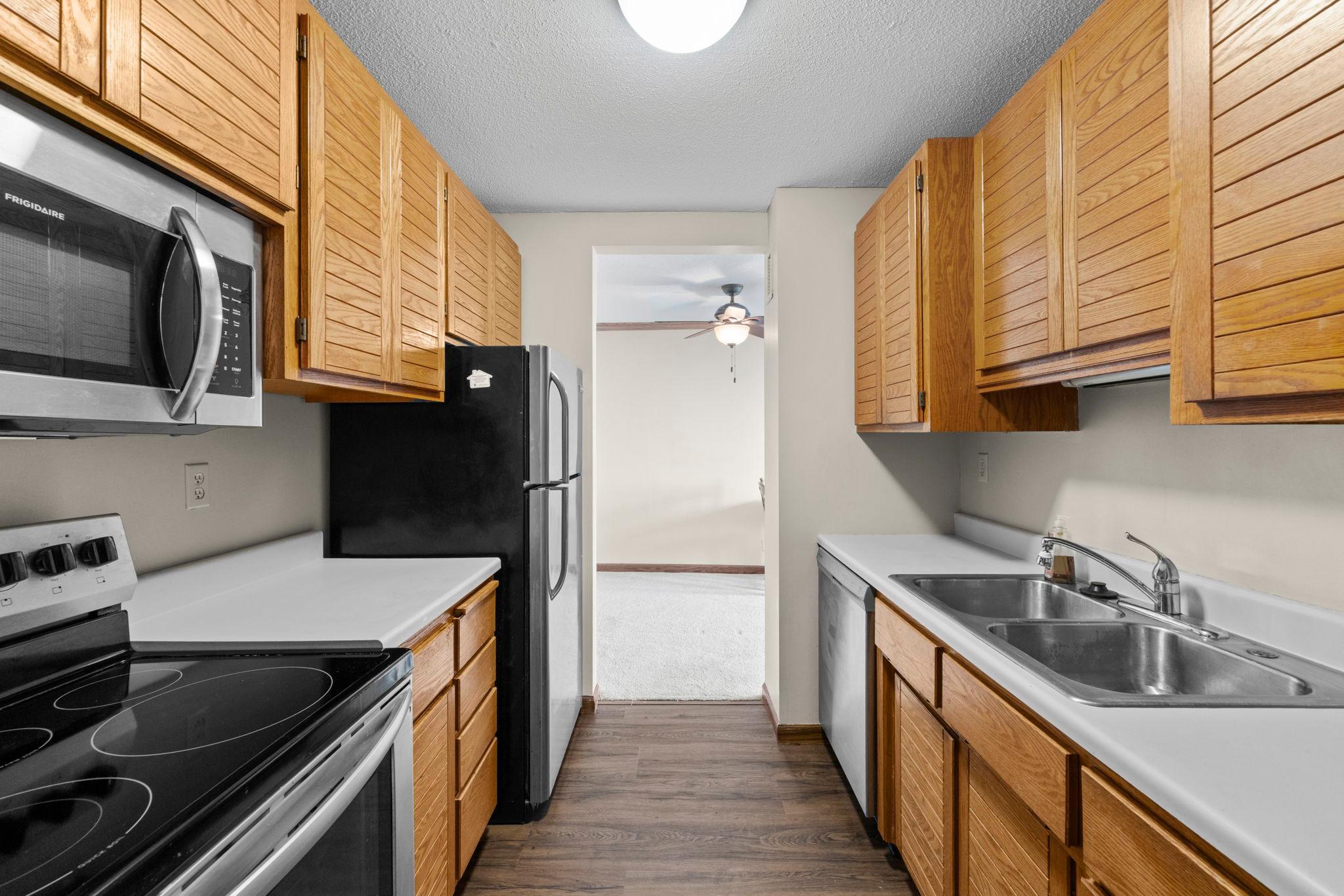 1181 Edgcumbe Road, Unit 1712 St. Paul, MN 55105 - Photo 4 of 63