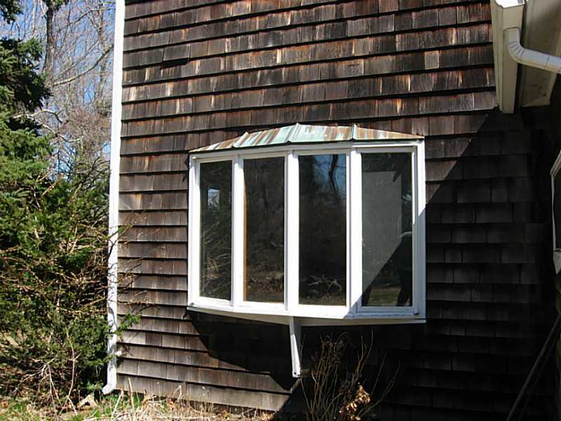 2140 Boston Neck Road North Kingstown, RI 02874 - Photo 2 of 11 Exterior Front.