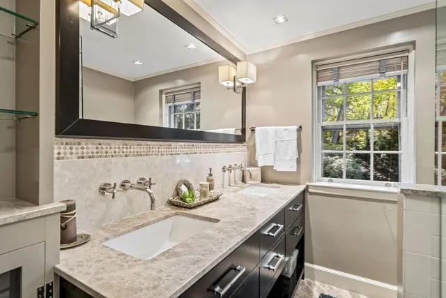 $2,799,000 | 1125 West Roxbury Parkway, Brookline, MA 02467