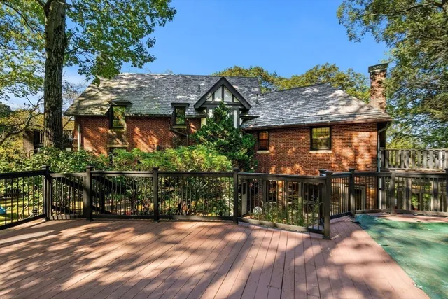 $2,799,000 | 1125 West Roxbury Parkway, Brookline, MA 02467