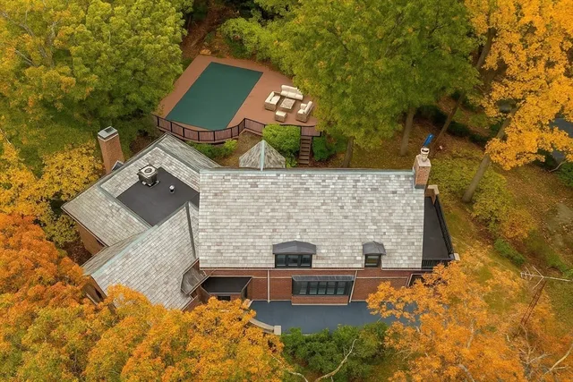 $2,799,000 | 1125 West Roxbury Parkway, Brookline, MA 02467