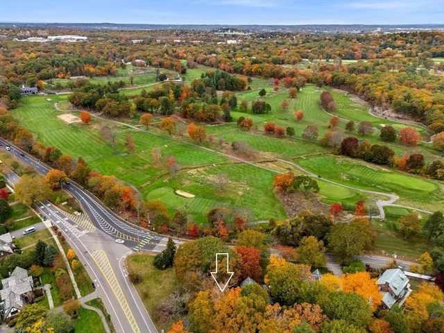 $2,799,000 | 1125 West Roxbury Parkway, Brookline, MA 02467