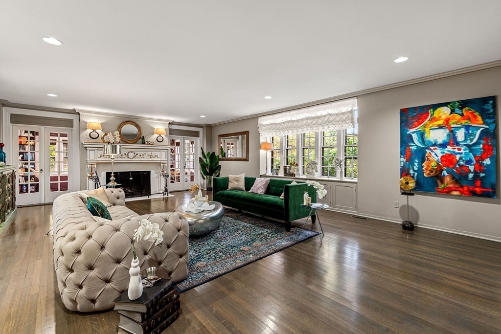 1125 West Roxbury Parkway Brookline, MA 02467 - Photo 9 of 42