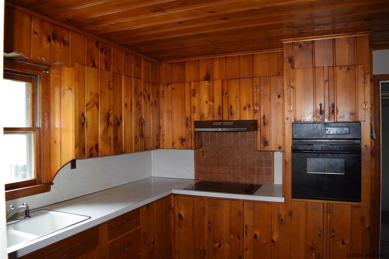 12 Asprion Road Bethlehem, NY 12077 - Photo 5 of 22 Photo 5