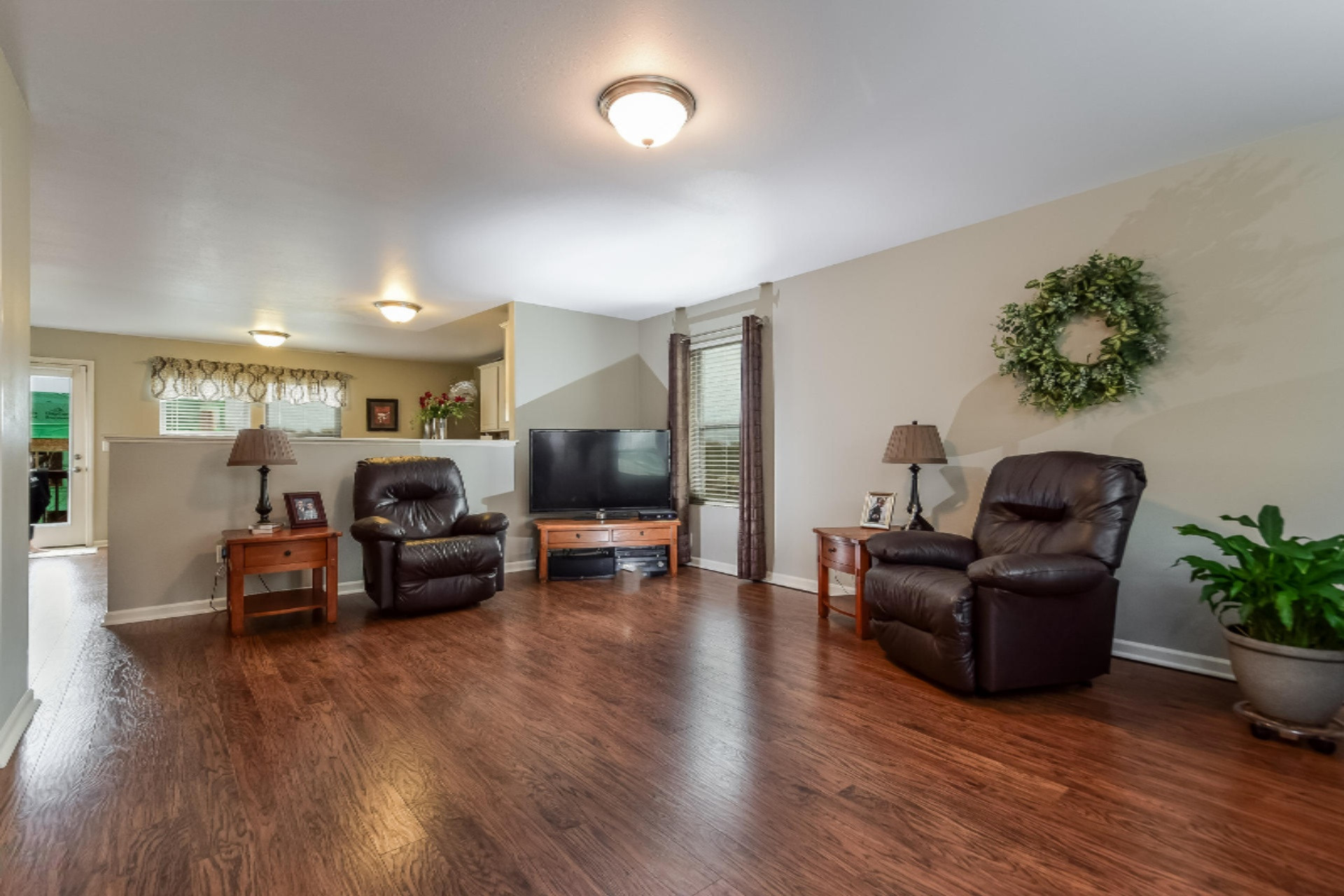 8562 Sunnyview Road Southeast Caledonia, MI 49316 - Photo 5 of 22 007-Living_Room-5734166-medium