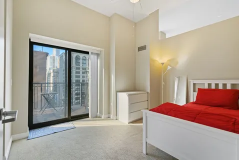 $309,500 | 8 West Monroe Street, Unit 1007, Chicago, IL 60603