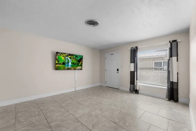 $2,150 | 722 Granada Street, Unit A, Fort Pierce, FL 34949