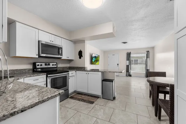 $2,150 | 722 Granada Street, Unit A, Fort Pierce, FL 34949