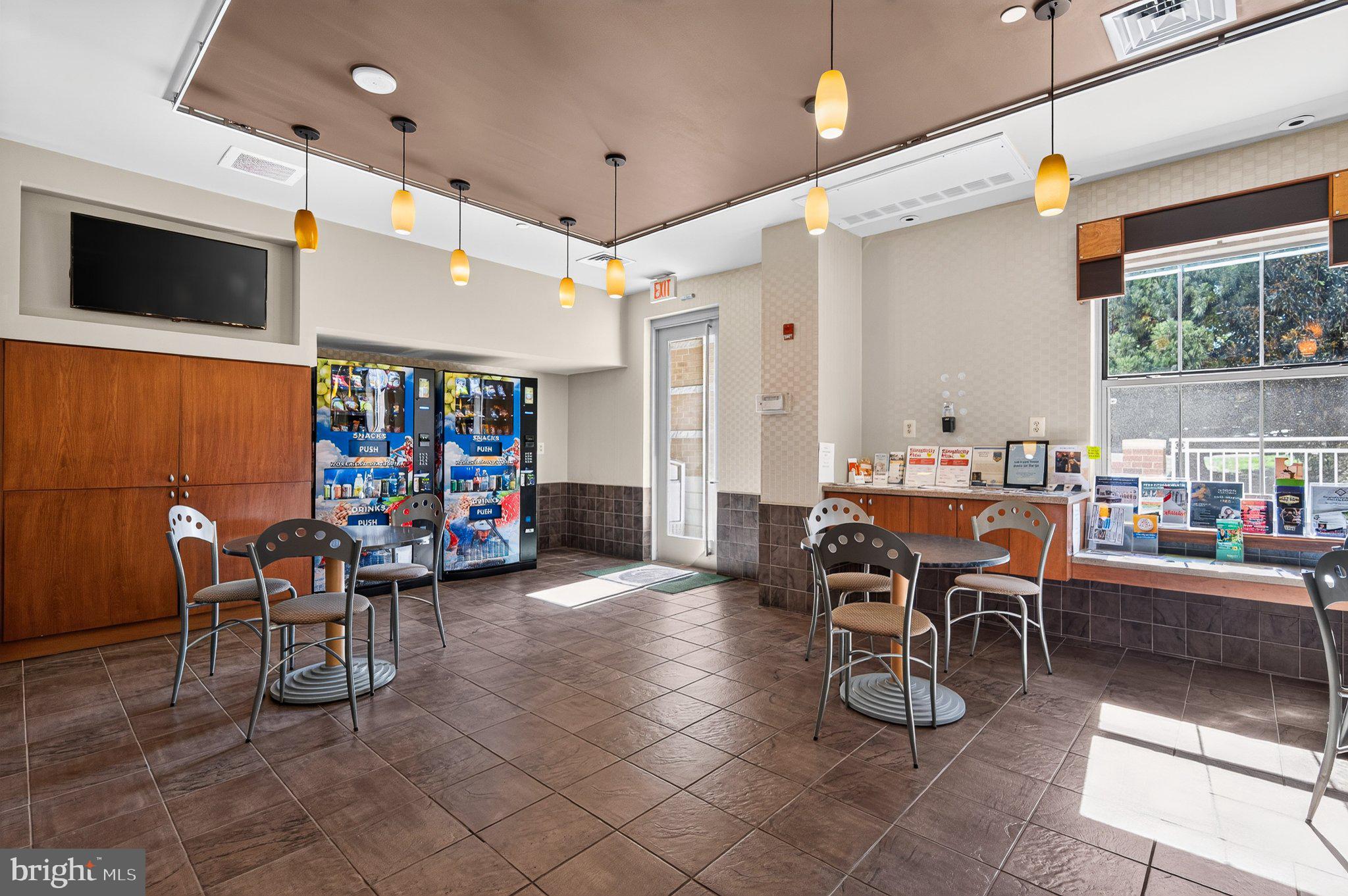 11800 Sunset Hills Road, Unit 1027 Reston, VA 20190 - Photo 17 of 45 Cafe - Drinks/Snacks