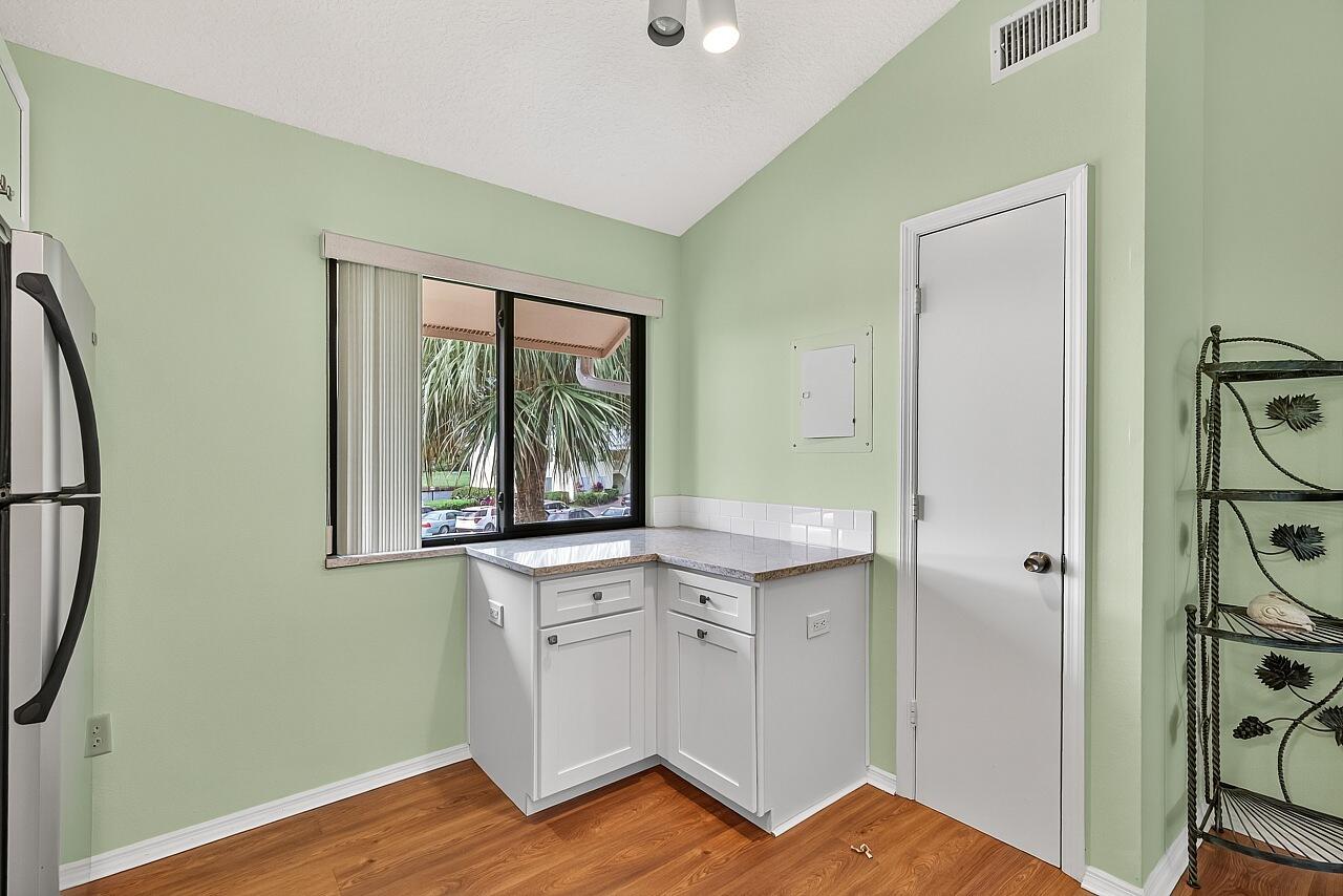 5720 Pelican Pointe Drive, Unit 3 Sebastian, FL 32958 - Photo 13 of 41 5720-Pelican-Pointe-Dr-HigMedia-014-1280