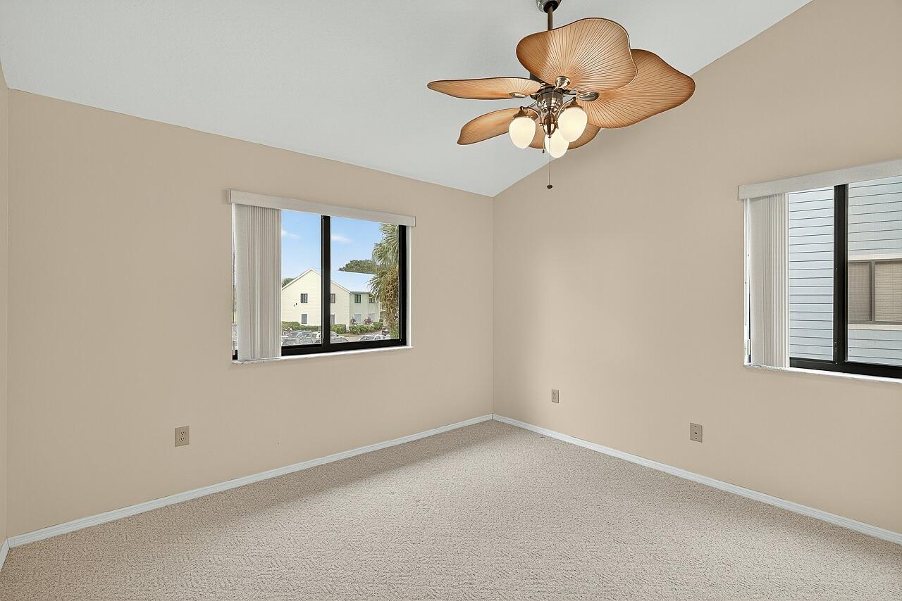 5720 Pelican Pointe Drive, Unit 3 Sebastian, FL 32958 - Photo 20 of 41 5720-Pelican-Pointe-Dr-HigMedia-020-1280