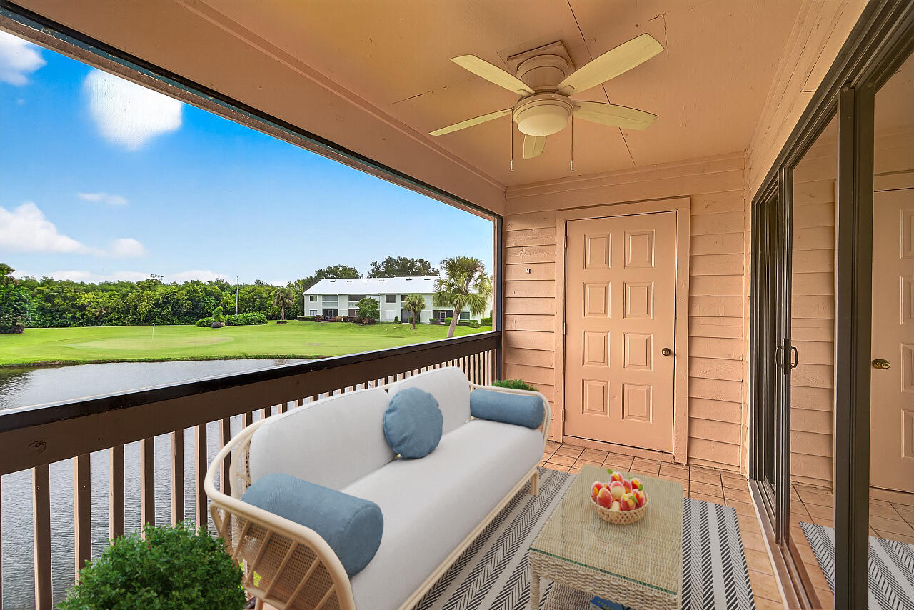 5720 Pelican Pointe Drive, Unit 3 Sebastian, FL 32958 - Photo 24 of 41 IMG_9417