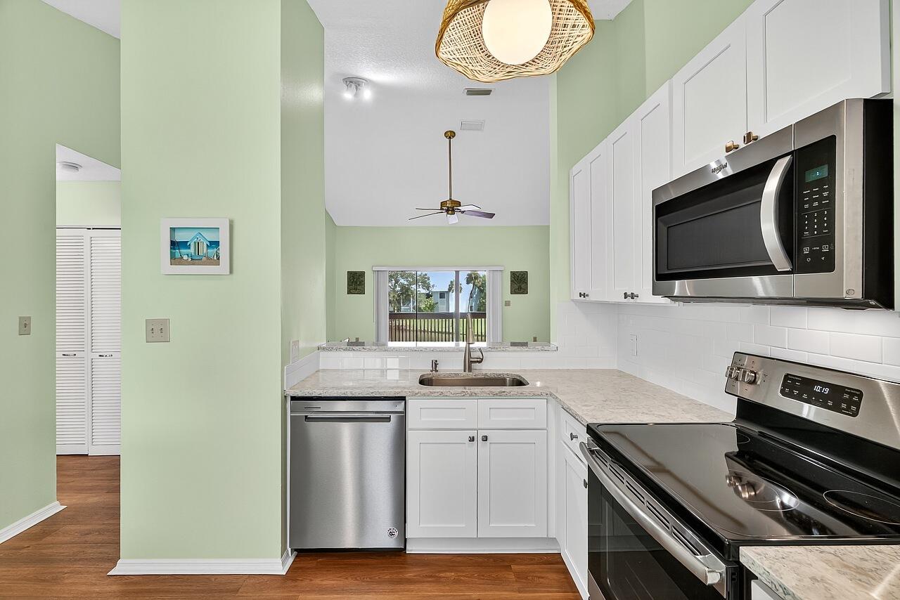 5720 Pelican Pointe Drive, Unit 3 Sebastian, FL 32958 - Photo 8 of 41 5720-Pelican-Pointe-Dr-HigMedia-009-1280