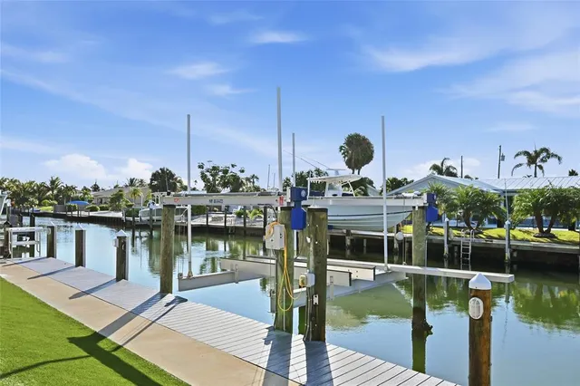 $4,250,000 | 628 Dundee Lane, Holmes Beach, FL 34217