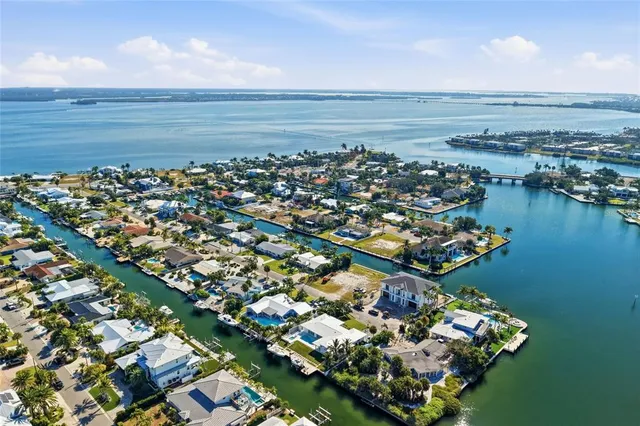 $4,250,000 | 628 Dundee Lane, Holmes Beach, FL 34217