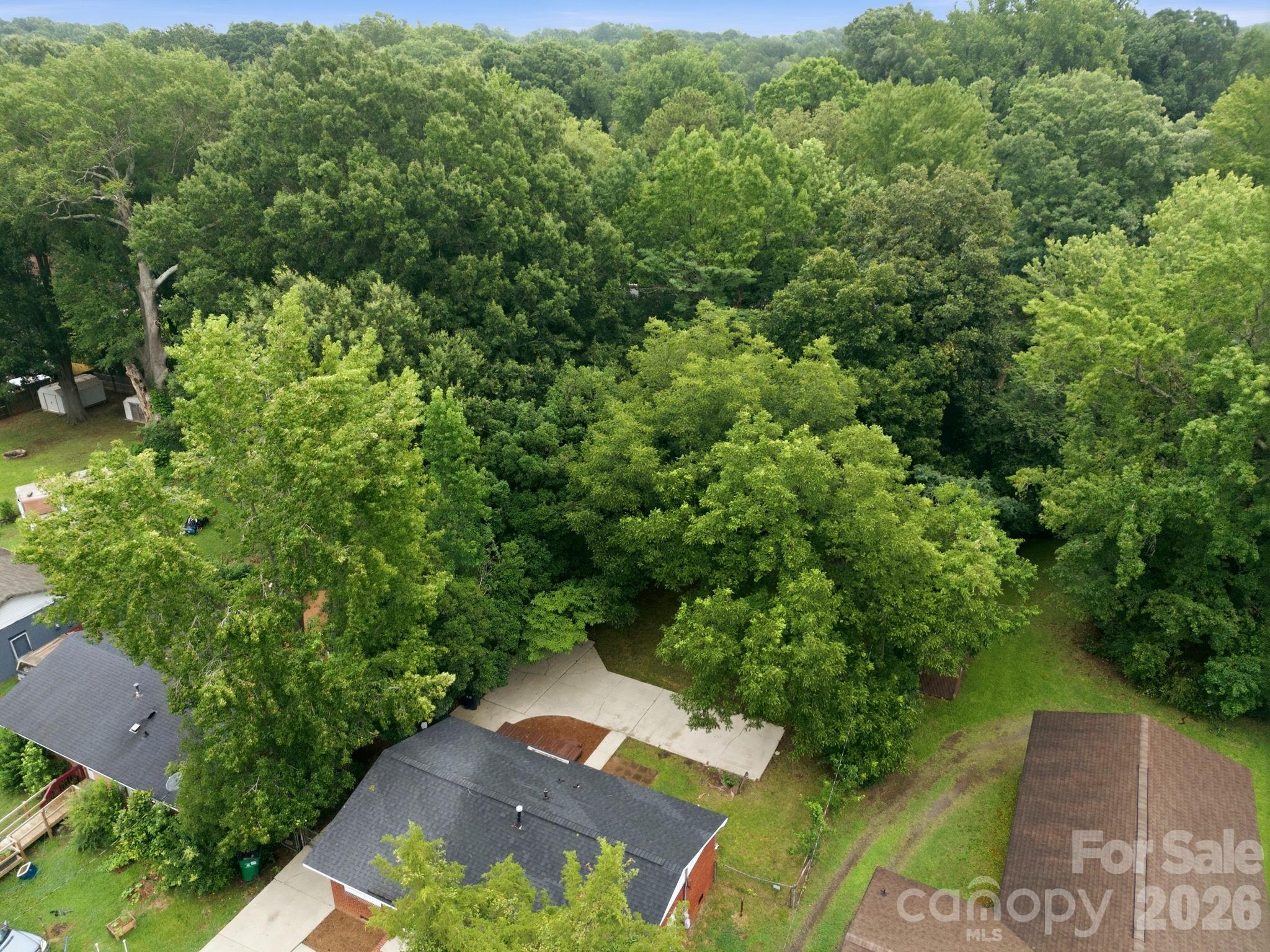 9430 Trinity Road Charlotte, NC 28216 - Photo 35 of 39 Gallery Image 35