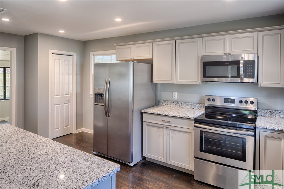 101 Brandywine Road Savannah, GA 31405 - Photo 8 of 30