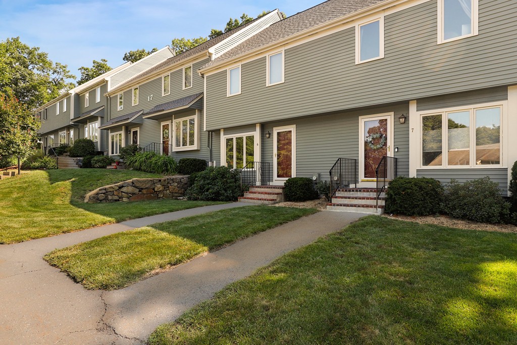 17 Deer Path, Unit 2 Maynard, MA 01754 - Photo 2 of 40 Gallery Image 2
