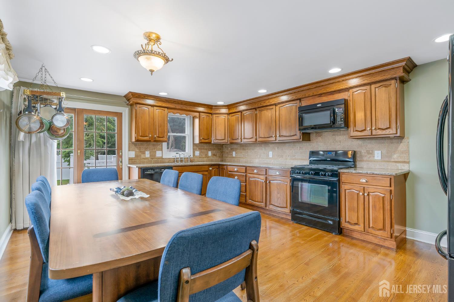 8 Hooker Avenue Middlesex, NJ 08846 - Photo 8 of 22