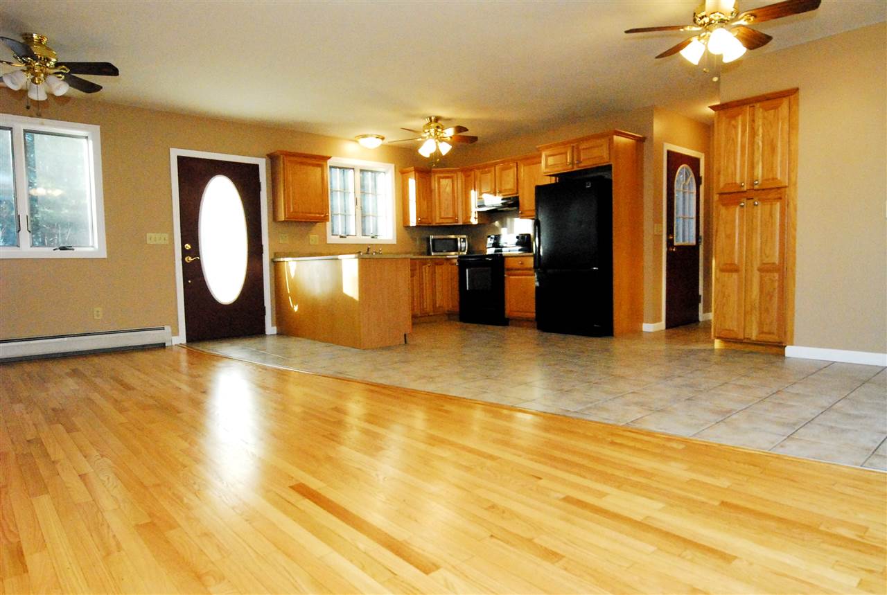 441 Calef Road Manchester, NH 03103 - Photo 2 of 15