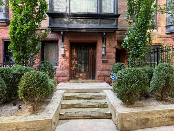 1310 North Astor Street, Chicago, IL 60610