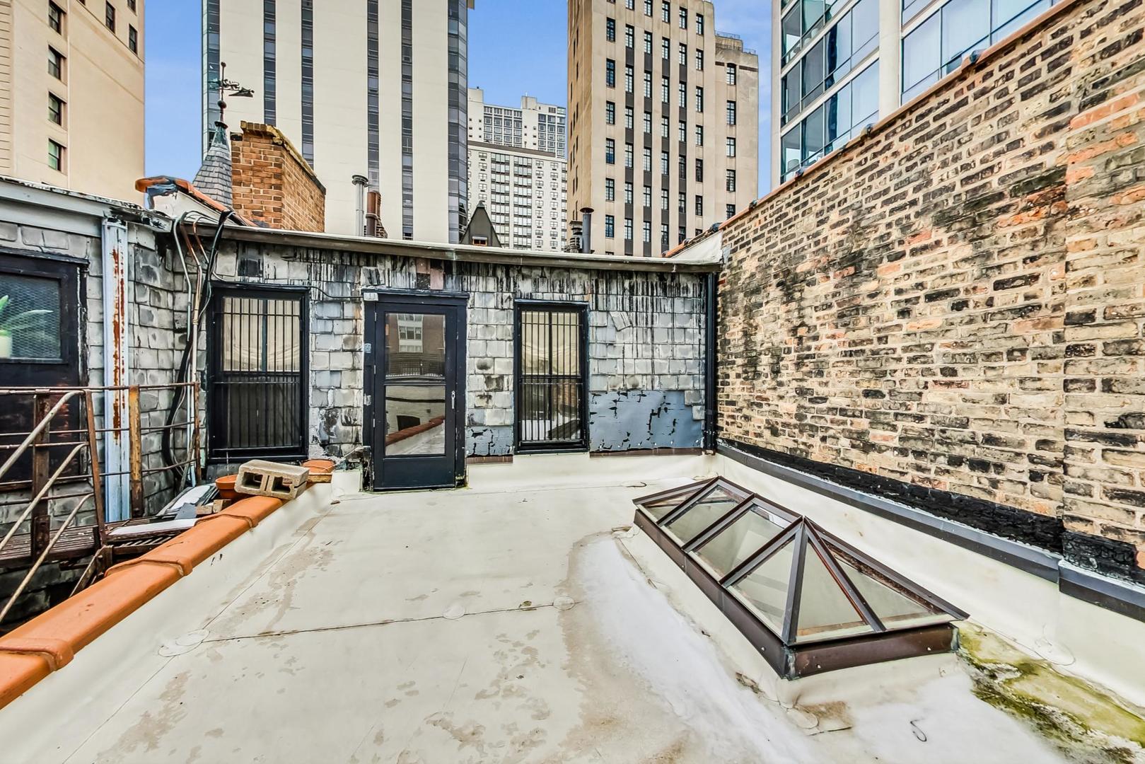 1310 North Astor Street Chicago, IL 60610 - Photo 22 of 33