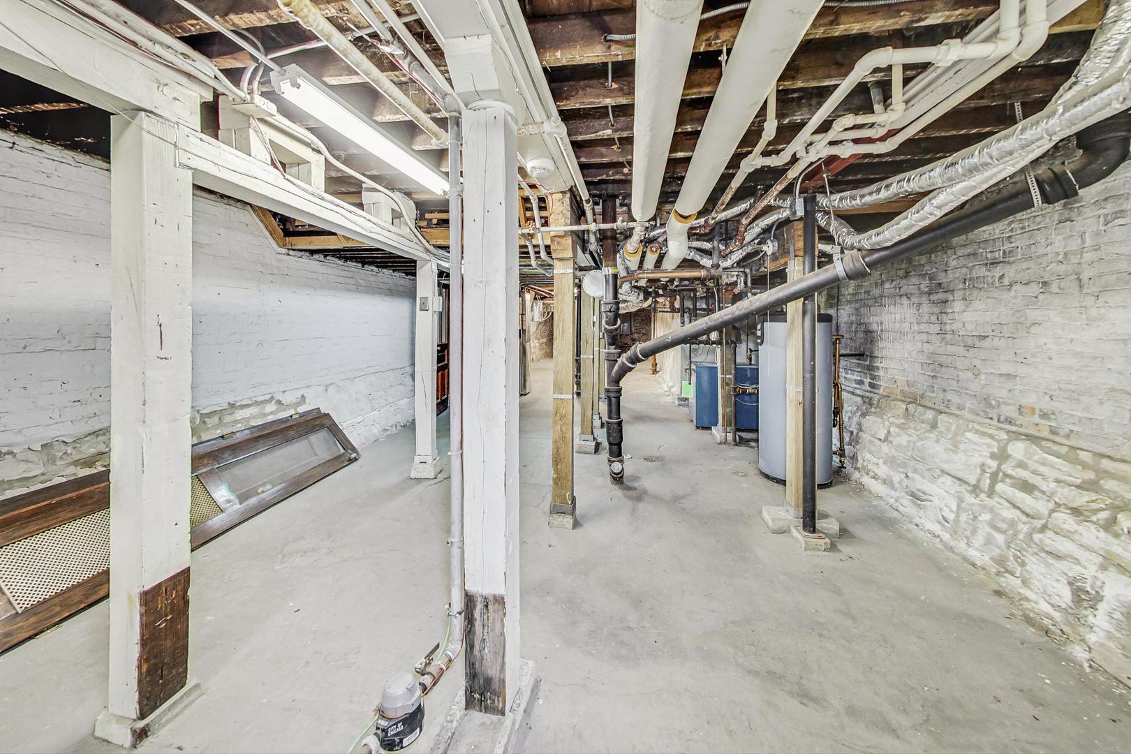 1310 North Astor Street Chicago, IL 60610 - Photo 24 of 33