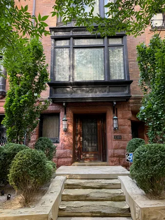 1310 North Astor Street, Chicago, IL 60610