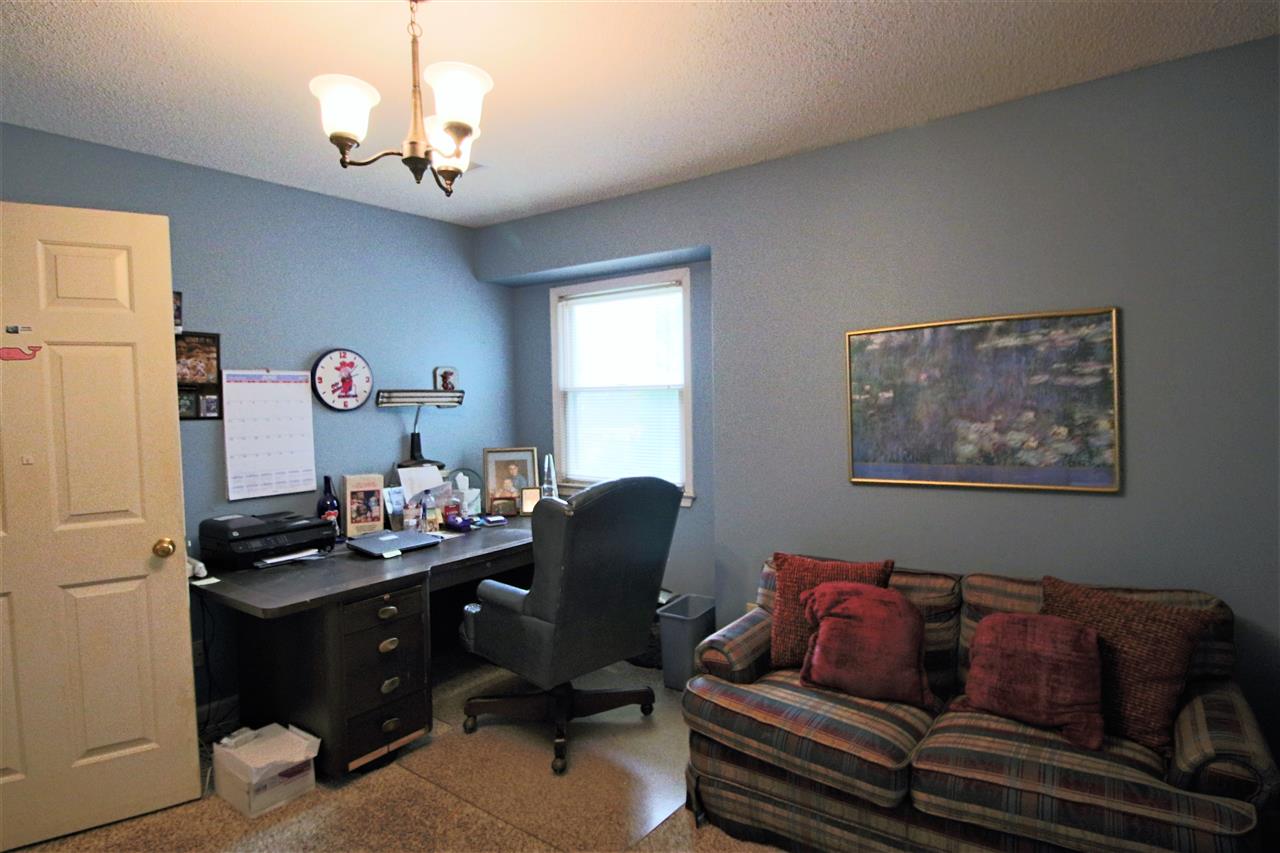 8541 Bazemore Road Memphis, TN 38018 - Photo 20 of 24 a living room with furniture