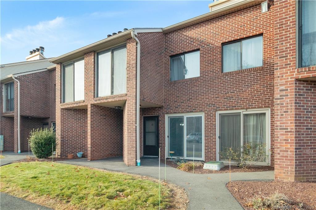 279 Redstone Hill Road, Unit 61 Bristol, CT 06010 - Photo 1 of 1 Gallery Image 1