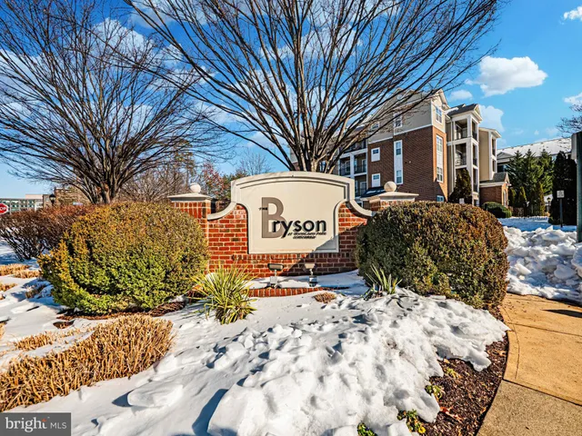 $305,000 | 12957 Centre Park Circle, Unit 212, Herndon, VA 20171
