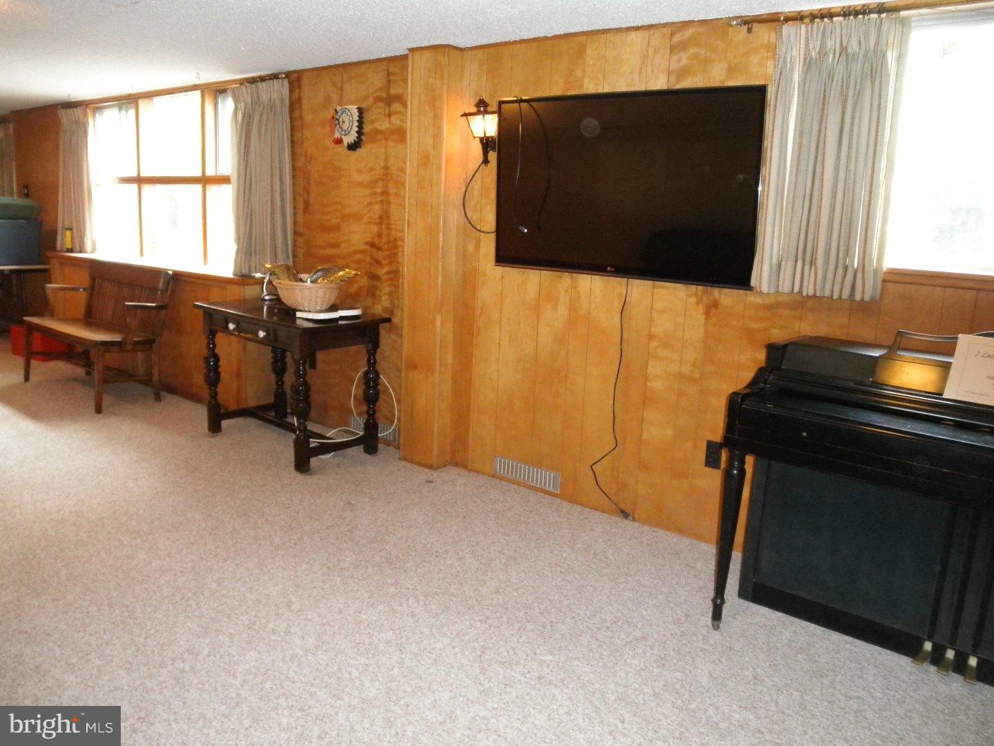 265 Shoemaker Road Huntingdon Valley, PA 19006 - Photo 18 of 24 Family Room