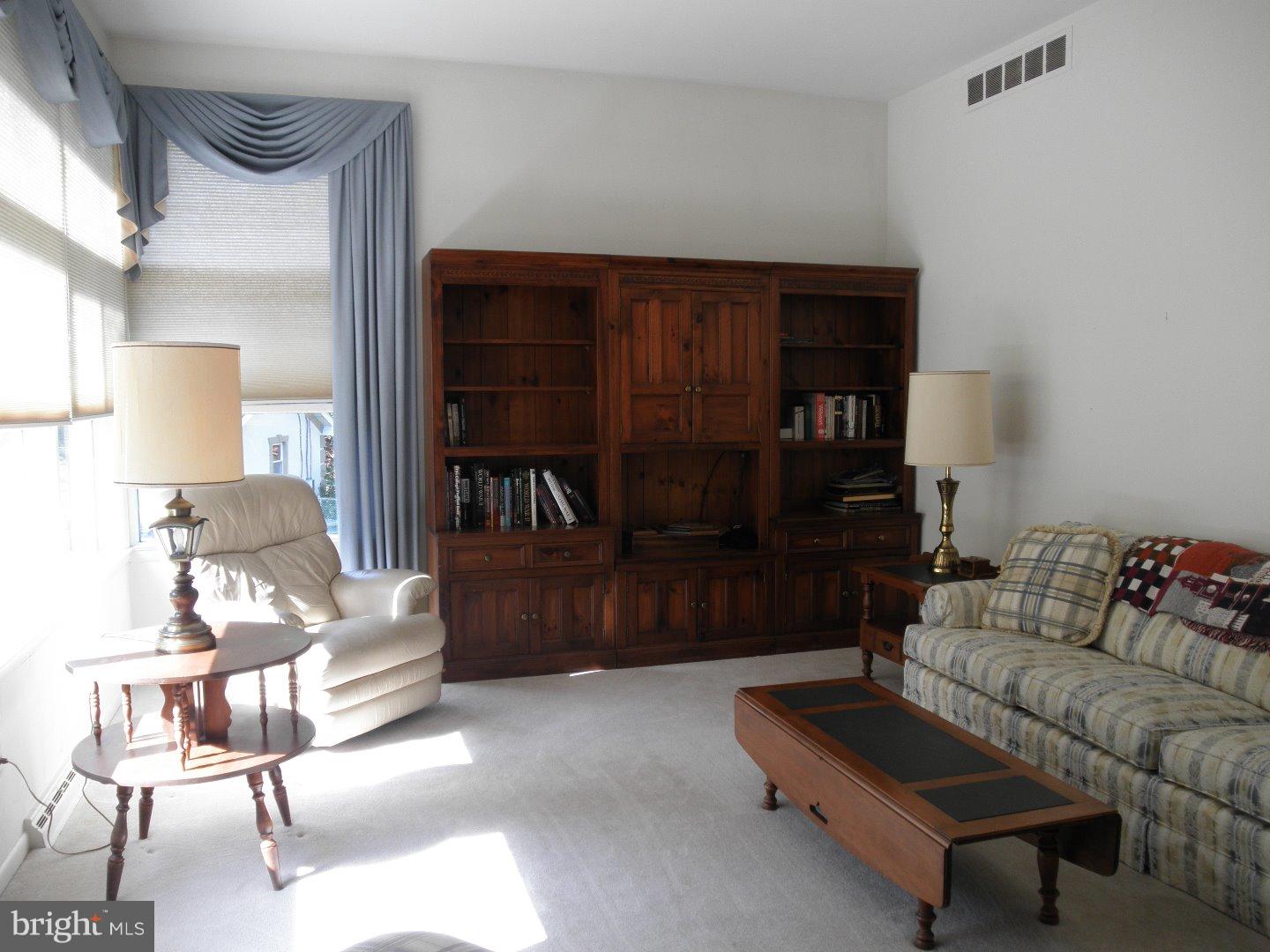 265 Shoemaker Road Huntingdon Valley, PA 19006 - Photo 8 of 24 Living Room