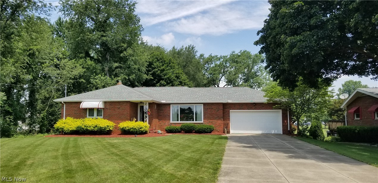 665 Swartz Rd Akron Oh. Meticulously well maintained large brick Ranch
