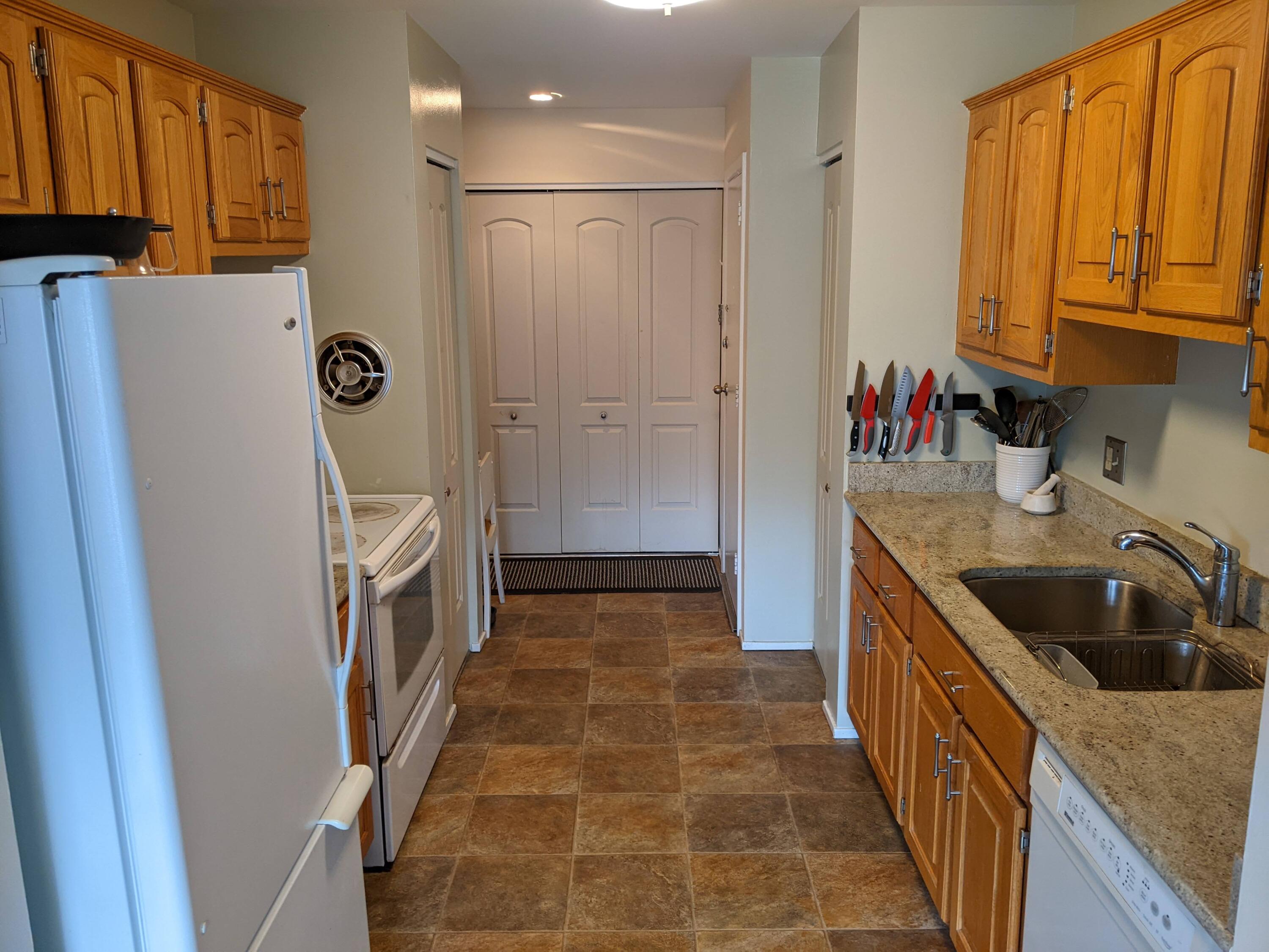 1215 South Maple Road, Unit 304 Ann Arbor, MI 48103 - Photo 3 of 13 PXL_20240405_171746719