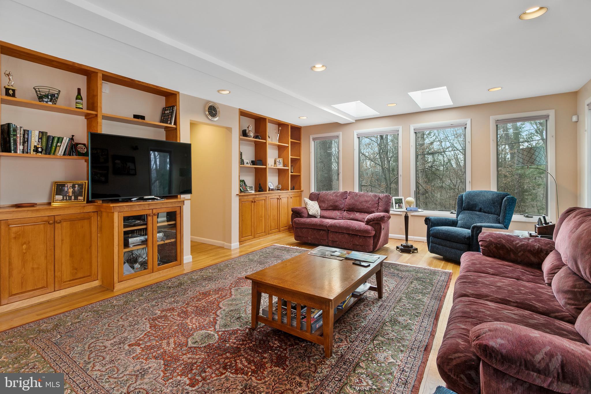 1042 Bellview Road McLean, VA 22102 - Photo 8 of 69 Gallery Image 8