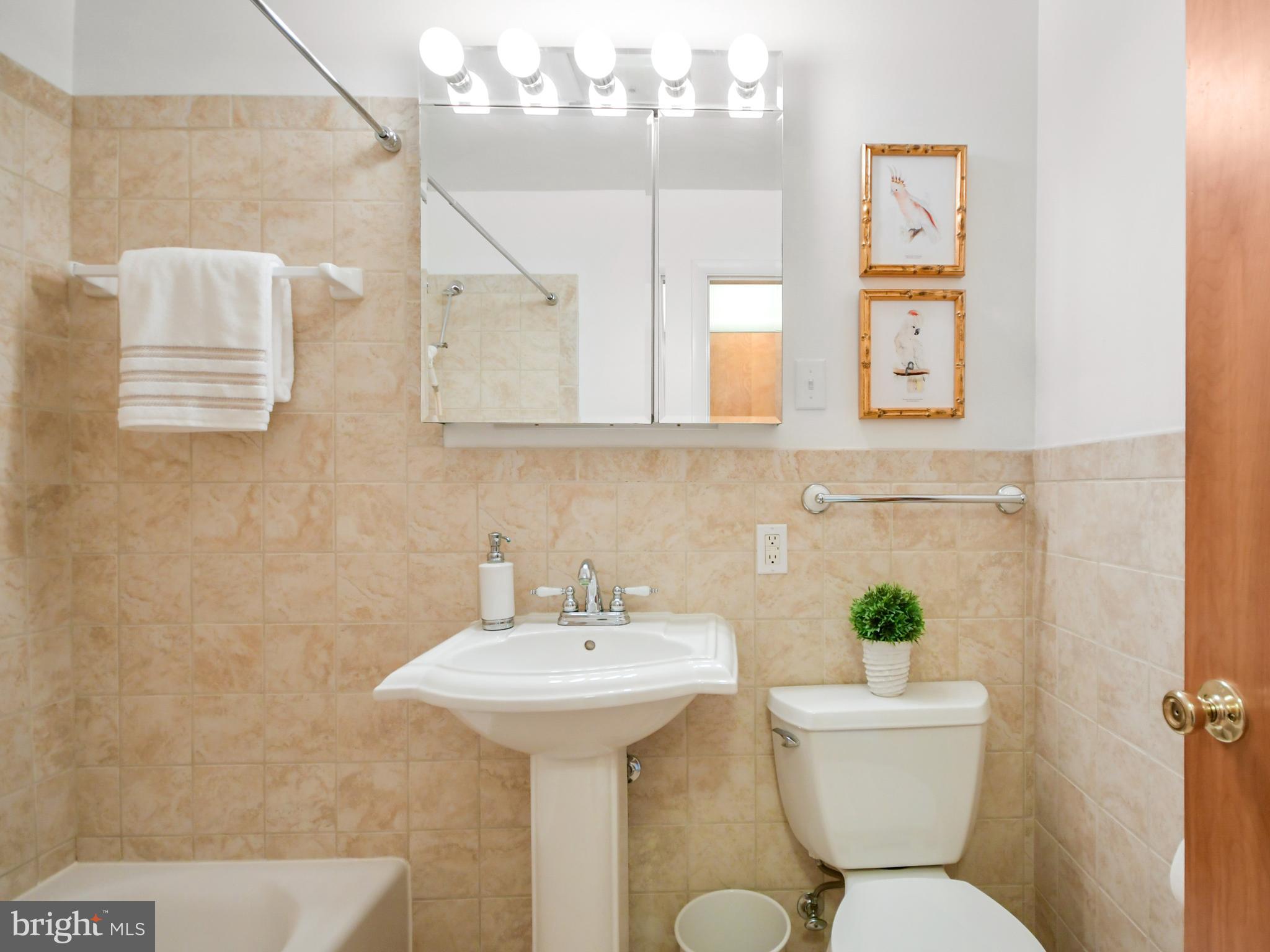 7321 Parkview Drive Frederick, MD 21702 - Photo 32 of 51 New Hall Bath - Man Level