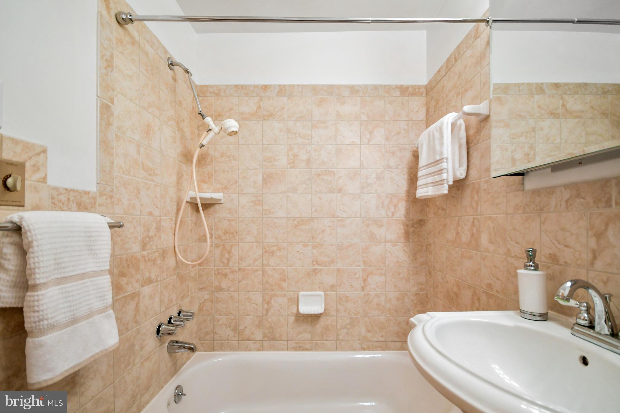 7321 Parkview Drive Frederick, MD 21702 - Photo 33 of 51 Hall Bath