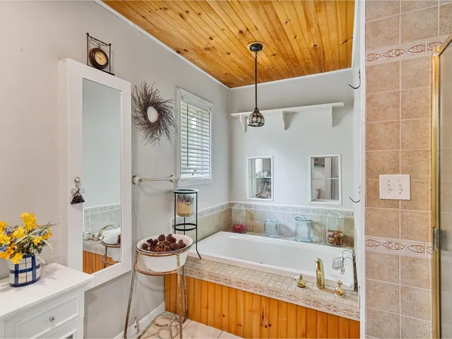 $395,000 | 2642 Highway 7, Leicester, VT 05733